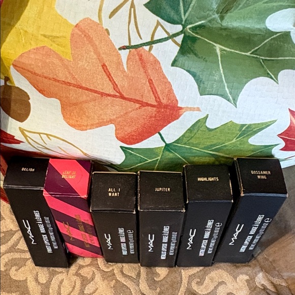 MAC Cosmetics Eyeshadow Collection - Gold, Purple, Pink Hues - Picture 12 of 12